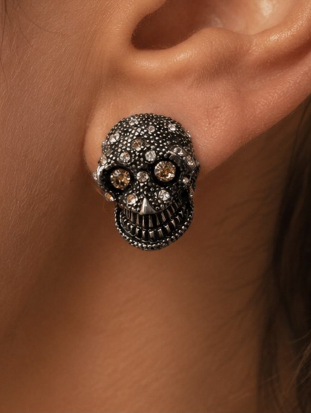 Vintage Gothic Rhinestone Skull Stud Earrings – Gunmetal Punk Rock